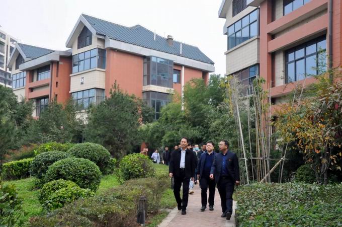 1640076276884141.jpg 640.webp (1).jpg