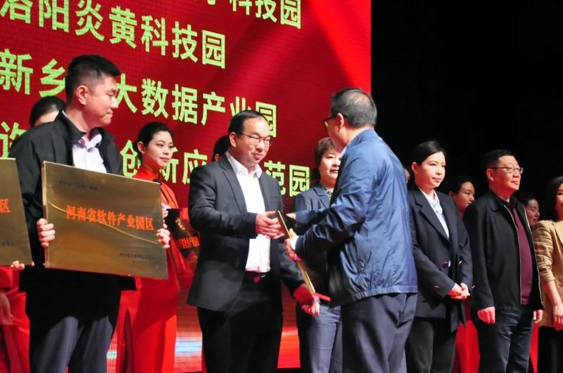 1689405572115773.jpg 640 (1).jpg